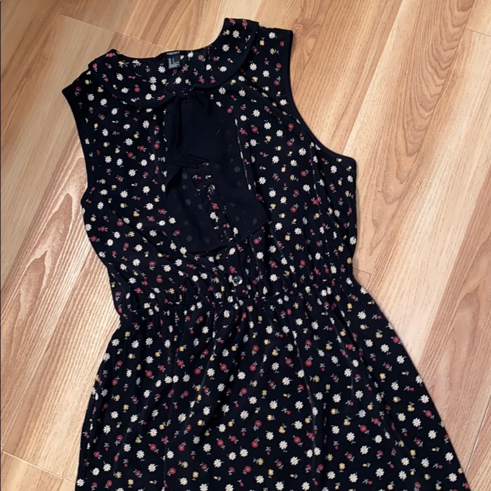 Forever 21 Collared Tie Floral Print Dress
